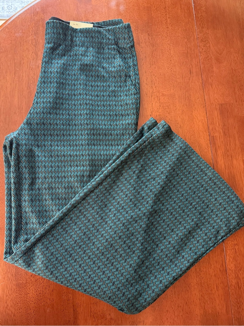 Max Studio Houndstooth Stretch Pants